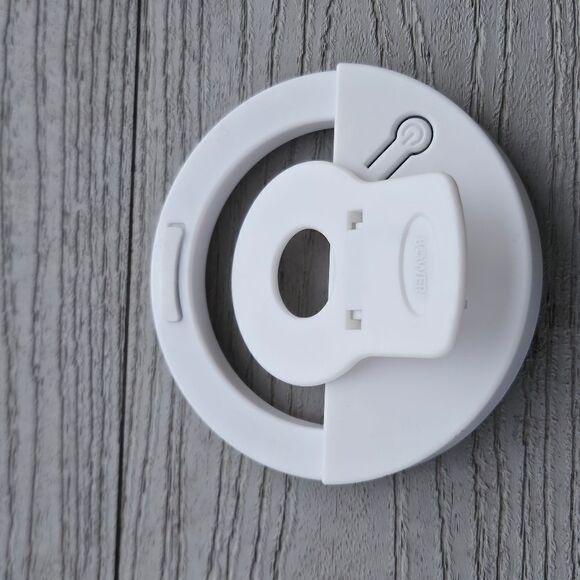 BOWER Phone selfie circle ring light, preloved no box - Picture 13 of 16